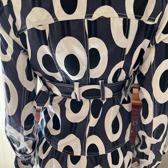 *DONATED*   SOLD Original and detailed trench coat in cream and black. Size S/M. - Picture 9 of 15